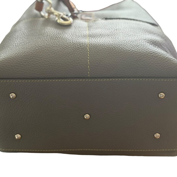 Nwt- Dooney and Bourke pebble grain bag👜👛 - Picture 5 of 8